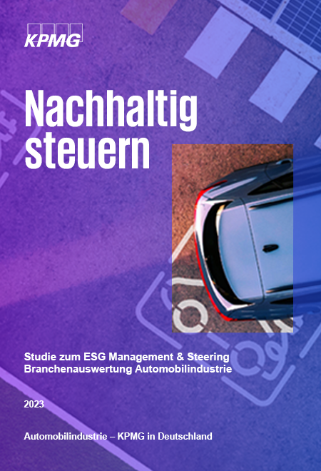 Auto auf E-Lade-Parkplatz